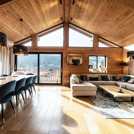 Chalet Superbe Avec Piscine A Moriond Courchevel